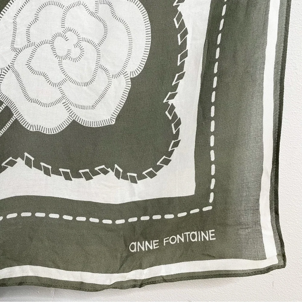 ANNE FONTAINE Adrian Scarf Floral Bamboo & Silk Stole - Picture 10 of 11